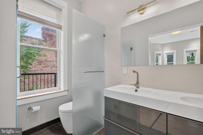 Building Photo - 1620 15th St NW