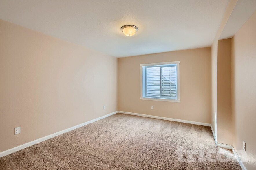 Building Photo - 7682 Sabino Ln