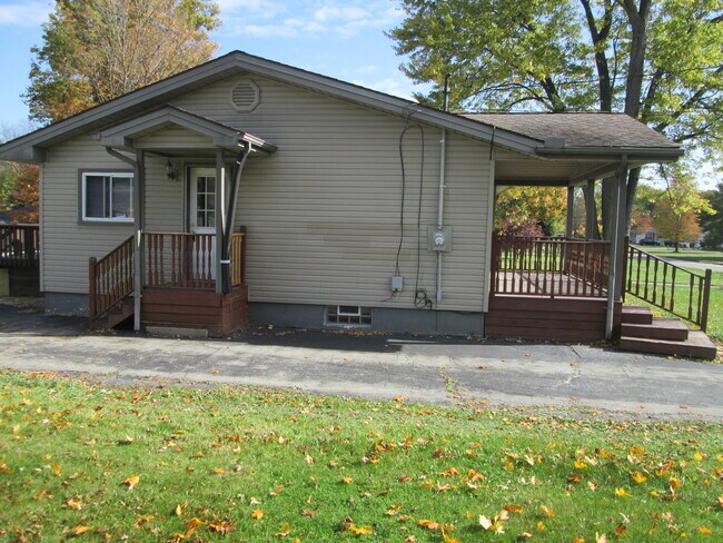 Building Photo - 3968 Staatz Dr