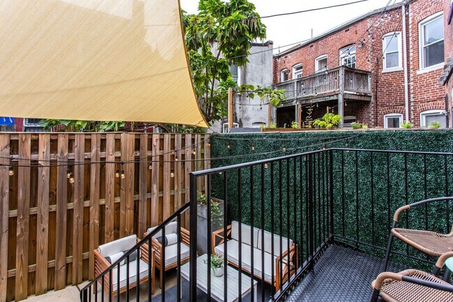 Building Photo - Cozy 1 Bedroom Apartment in Bloomingdale!