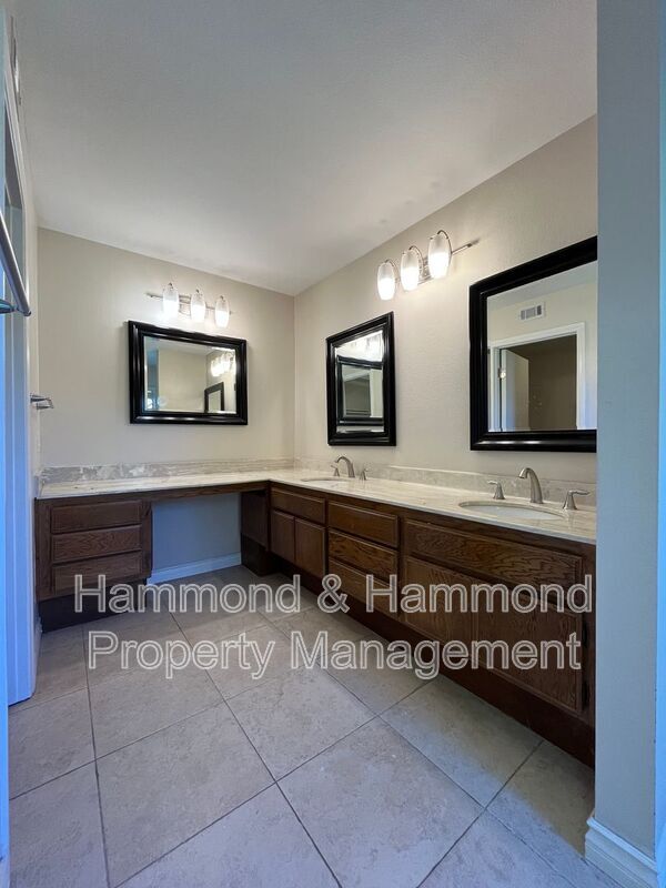 Building Photo - 316 Pebble Beach Dr