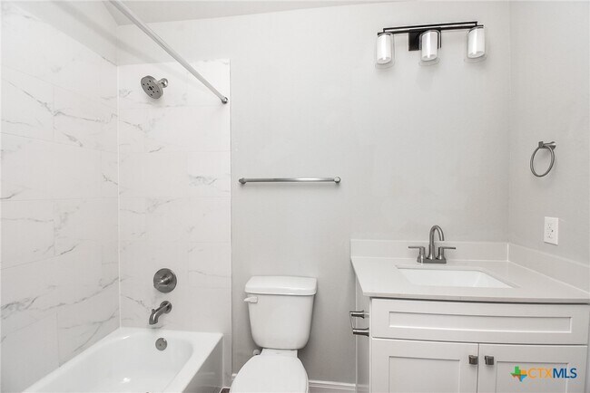 Building Photo - 544 Buckskin Dr