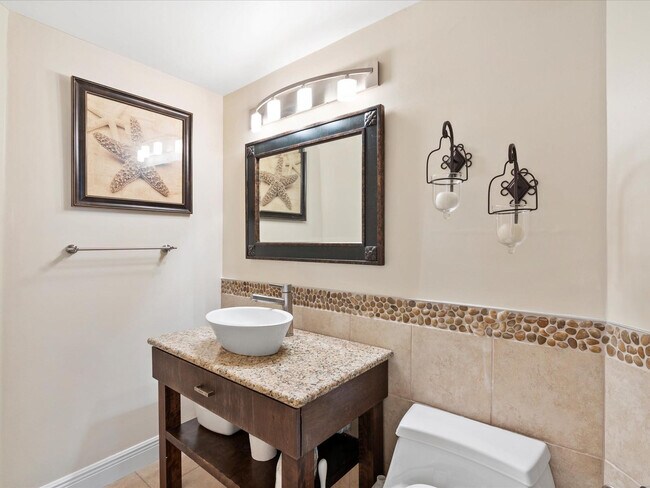 Building Photo - 18260 N Bay Rd