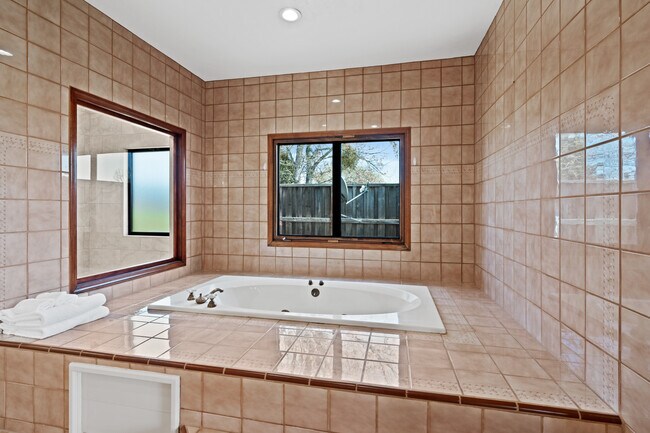Building Photo - 3434 Woolsey Rd