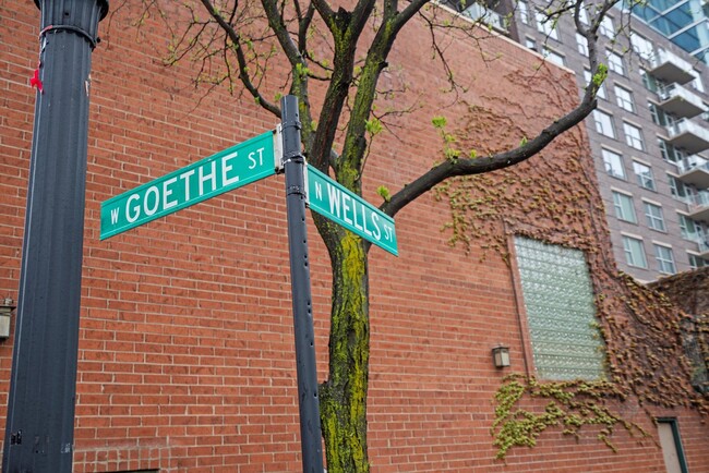 Building Photo - 171 W Goethe St