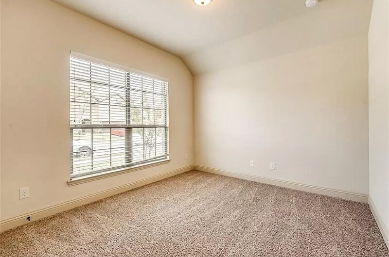 Building Photo - 820 Lake Meadow Ln