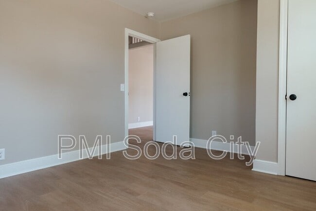 Building Photo - 332 Guilford St