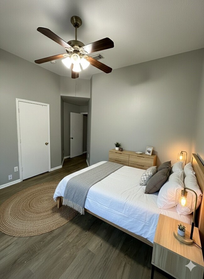 Building Photo - 2882 Sun River Ln