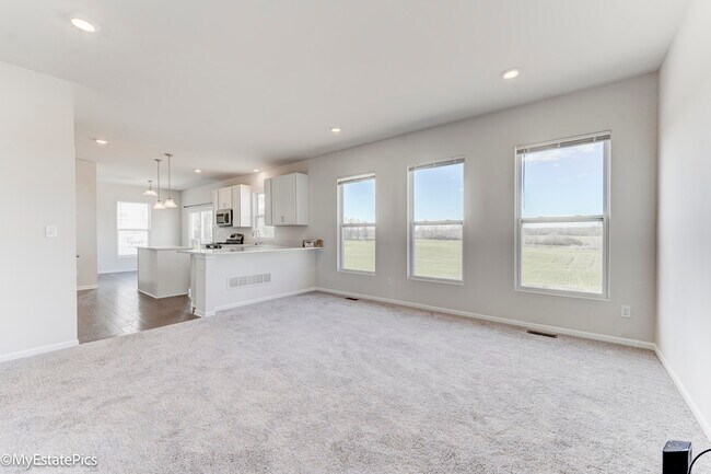 Building Photo - 2780 Riverview Ln