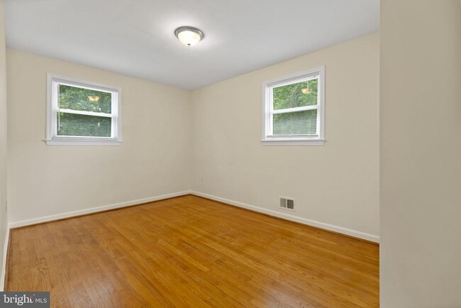 Building Photo - 5508 Spruce Dr