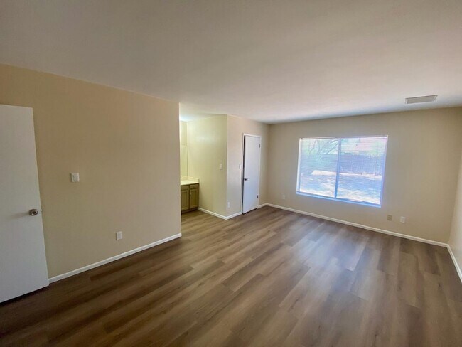 Building Photo - 3137 W Campo Bello Dr