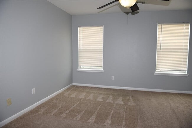 Building Photo - 2635 Skyview Grove Ct