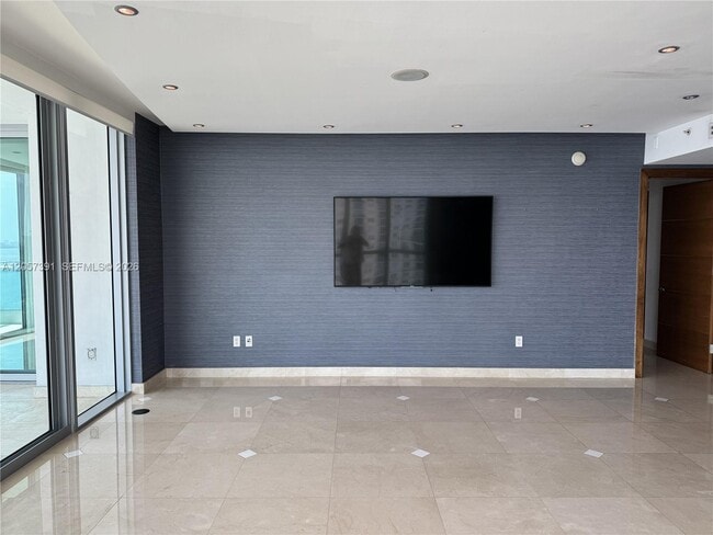 Building Photo - 1331 Brickell Bay Dr