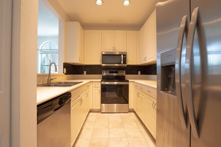 Building Photo - 1356 Piazza Pitti