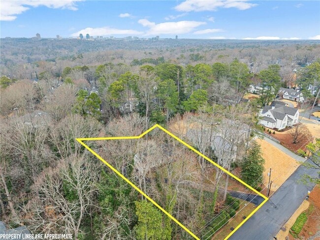 Building Photo - 4540 Club Valley Dr NE