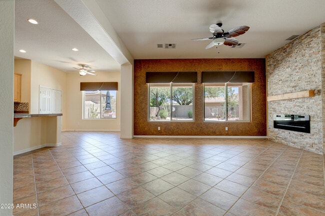 Building Photo - 2222 W Morse Ct