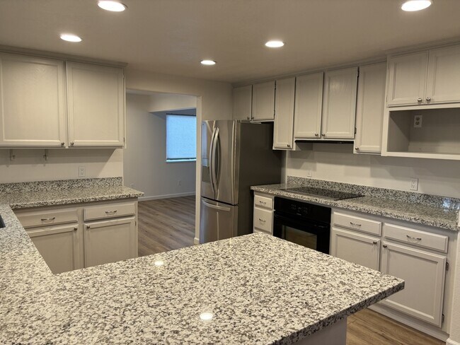 Building Photo - 1776 Meda Ave