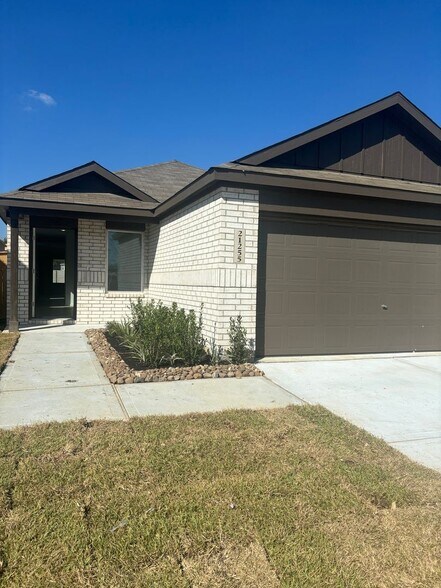 Primary Photo - 21255 Fieni Dr