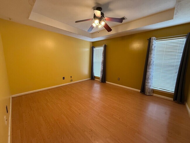 Building Photo - Charming Open-Concept Home in LaVergne