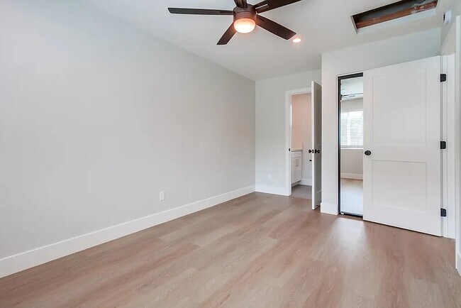 Building Photo - 352 Olive Ave