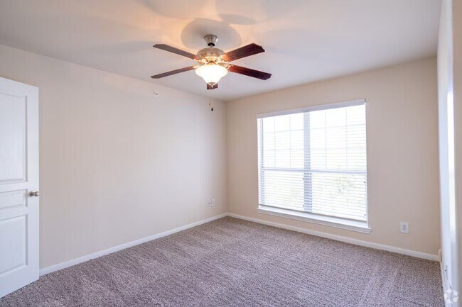 Building Photo - Live Smart, Save $1,000!