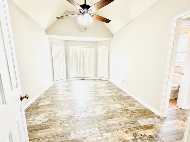 Building Photo - 133 Wildflower Ln