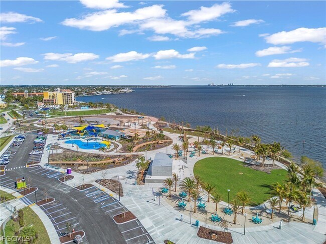 Building Photo - 4260 SE 20th Pl