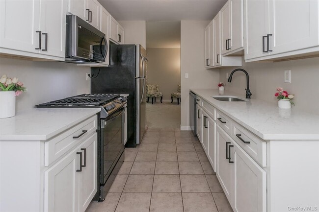 Building Photo - 423 Kings Hwy