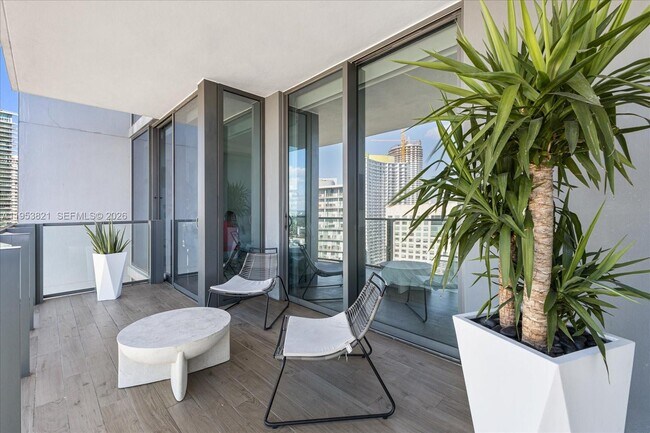 Building Photo - 88 SW 7th St