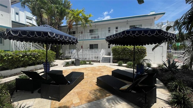 Building Photo - 7710 Harding Ave