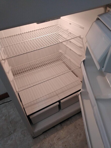 Refrigerator Inside - 1542 Quarrier St
