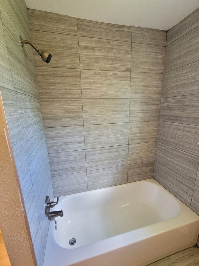 Building Photo - 307 Hermey Ave