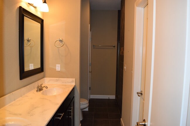 Building Photo - Gorgeous Home Located in Osage Hills Subdivision
