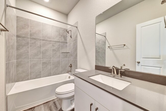 Building Photo - 311 Ravens Crst Dr