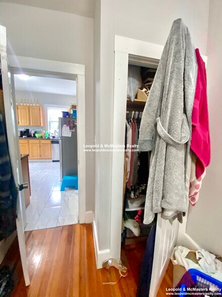 Building Photo - 19 Roseclair St