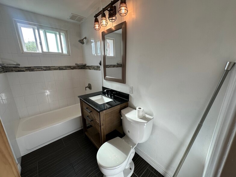 Bathroom - 951 McCarthy Ct