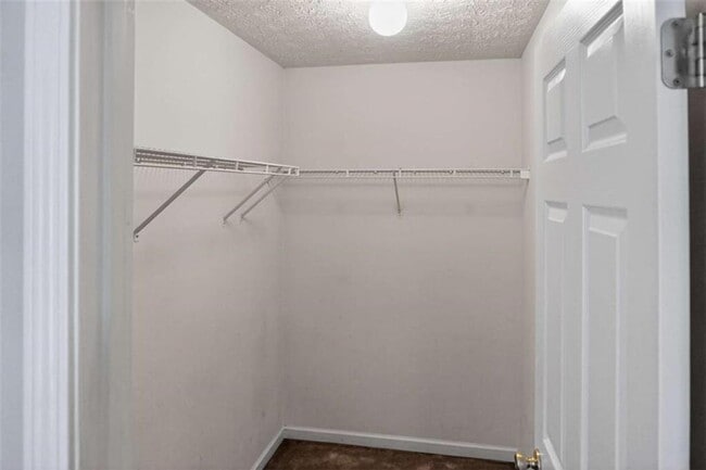 Building Photo - 905 Pownal Ln