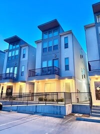 Building Photo - 393 N Centro Cir