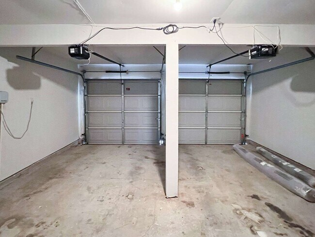 Building Photo - 2012 E Lacey Oak Cir