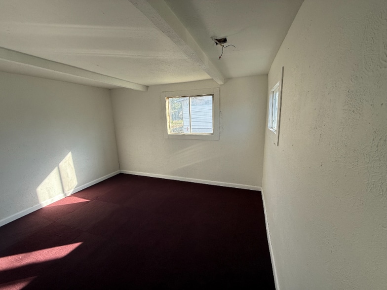 Building Photo - 2825 SE 14th St