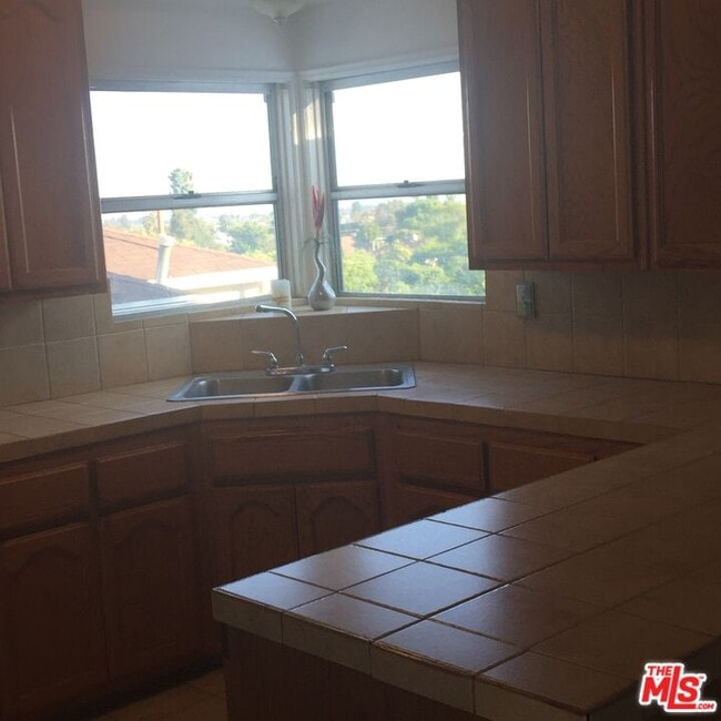 Building Photo - 5245 Maymont Dr