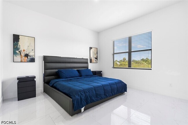 Building Photo - 2608 25th St W