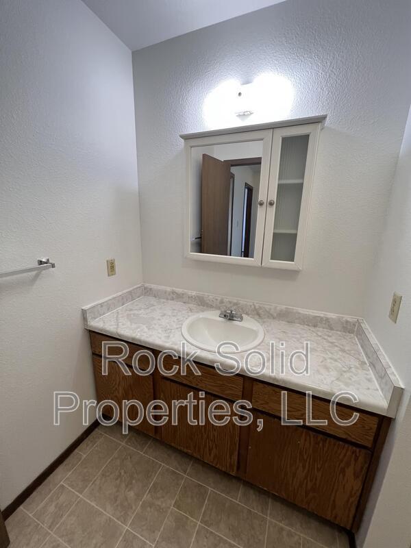 Building Photo - 4149 Van Buren Ave
