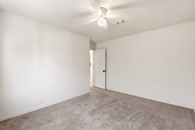 Building Photo - 8319 Santa Clarita St NE