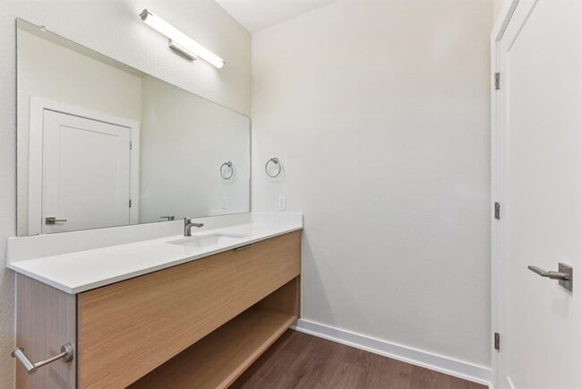 Building Photo - 17012 Marsh Wren Pass