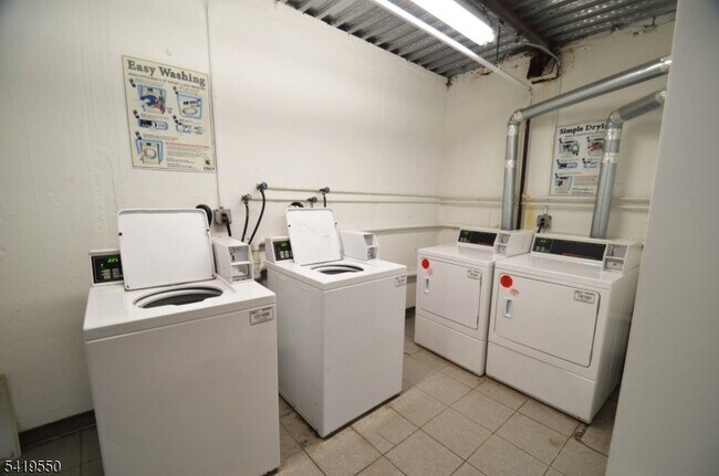 Building Photo - 350 Scotland Rd