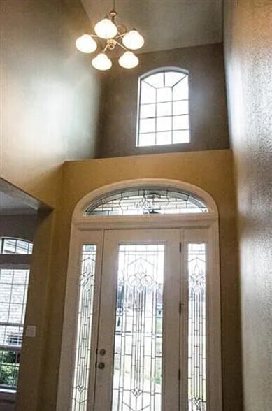 Building Photo - 13 Stonebrook Ct