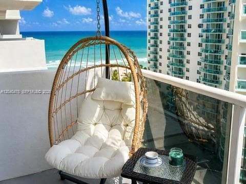 Building Photo - 3725 S Ocean Dr