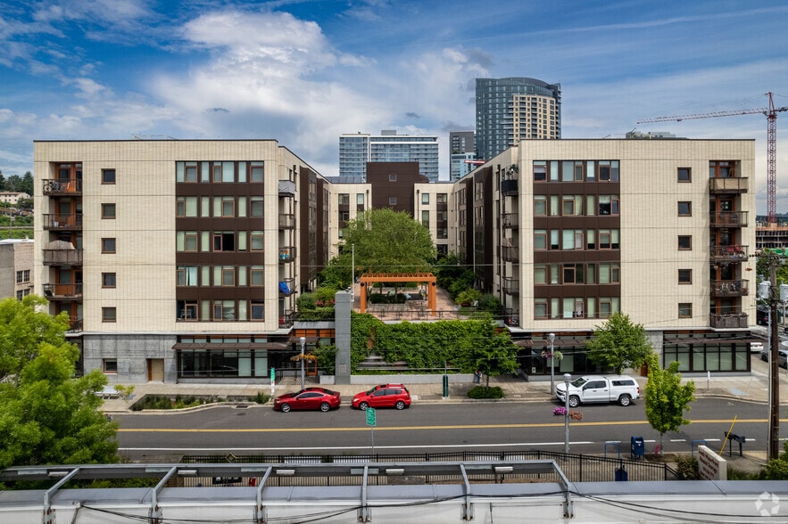 Building Photo - Gray's Landing