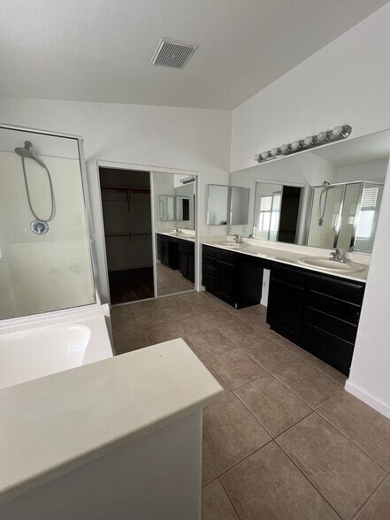 Building Photo - 3029 Blush Noisette Ave